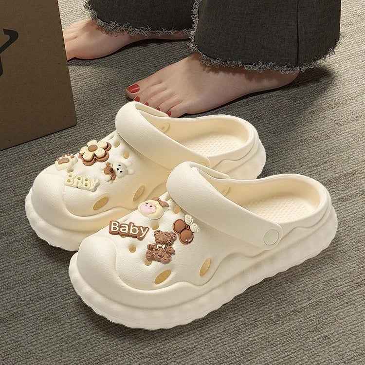 Hole shoes women's thick-soled non-slip cartoon diy garden shoes cross online celebrity explosions outside the beach.