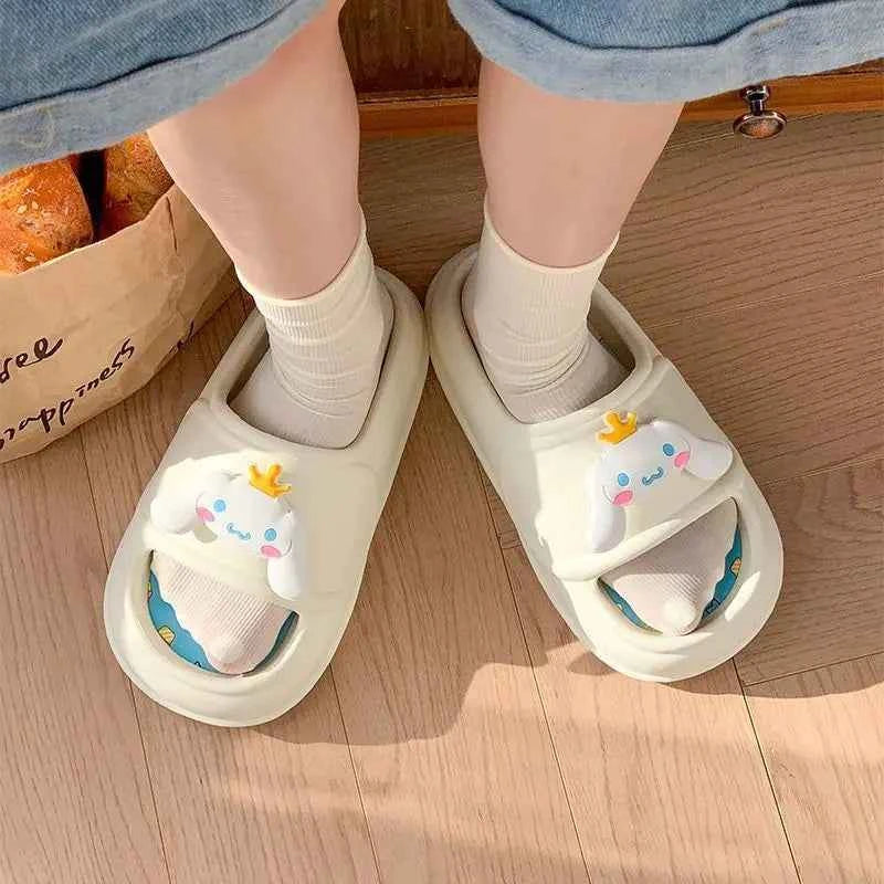 Cute Sanrios Pompom Purins Slippers Cartoon Kuromi Women's Summer Indoor Outdoor Slipper Home Cartoon Thick Sole Shoes Slip Anti
