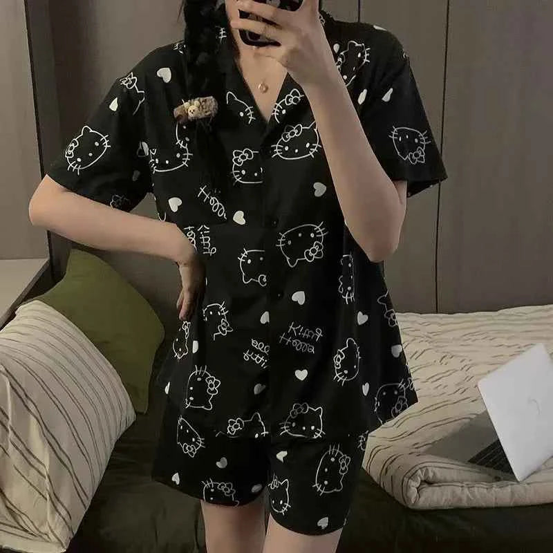 Two-piece set Hello Kitty pajamas summer anime student loungewear cute girl loungewear shirt short-sleeved shorts set