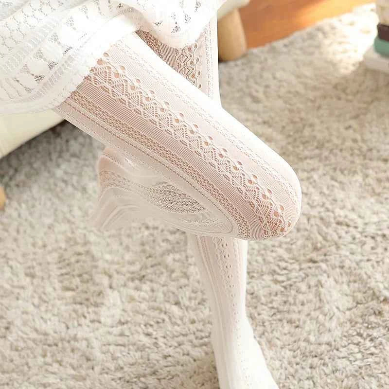 Spring and summer sexy Lolita lace stockings pantyhose women's carved net socks hollow thin bottoming lolita socks