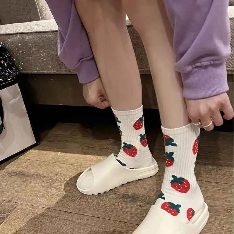 Women Socks Kawaii Strawberry Harajuku Funny Sweet Cotton Cute Happy Socks White Ladies Novelty Girls Christmas Gift