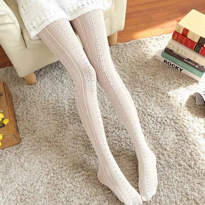 Spring and summer sexy Lolita lace stockings pantyhose women's carved net socks hollow thin bottoming lolita socks